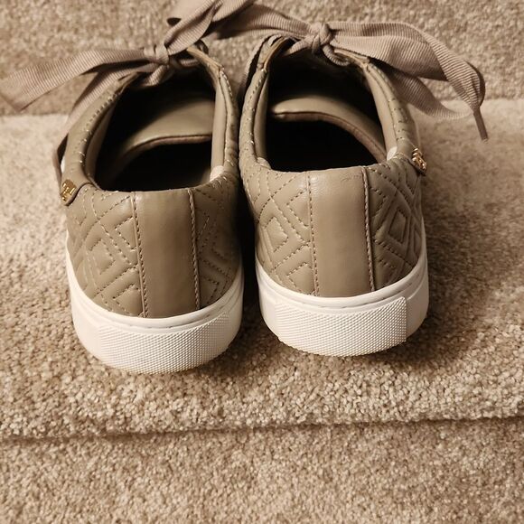 Tory Burch "Marion" Taupe-Colored Quilted Leather Lace-Up Shoes Size 8.5 - Picture 4 of 10